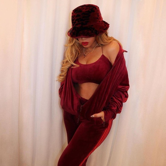 Adidas x Ivy Park - Ivy Heart Drop | Velour Bralette, Cherry Wood - Picture 9 of 9